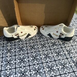 Karl Lagerfeld Paris Women's Mavise Pins Everyday Sneaker US 5.5